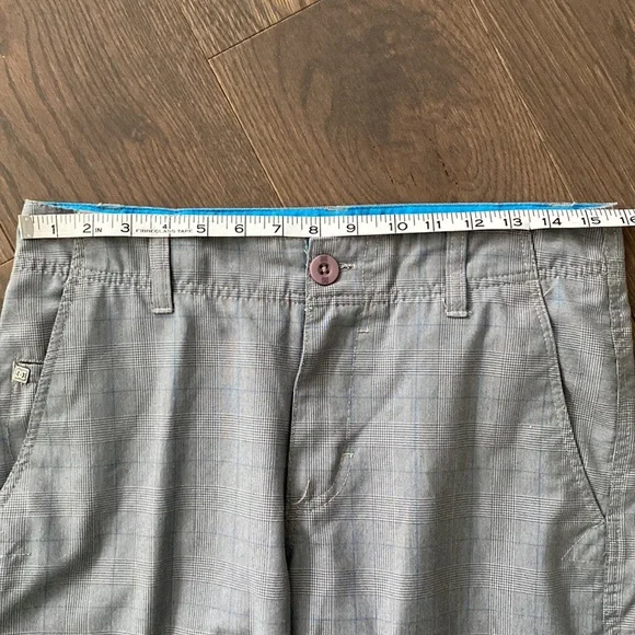 DC Shorts - Picture 3 of 5